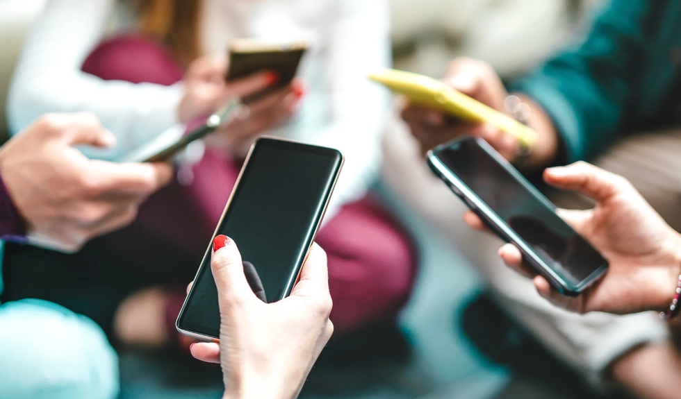 average age virginity loss, NSFG data, sexual debut statistics, Nathan Yau FlowingData, sex recession, delayed adulthood, virginity statistics by age