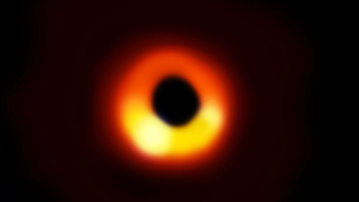 black hole, hawking radiation, simulated black hole, quantum gravity, event horizon, physics experiment, space science, relativity vs quantum mechanics, lab-created black hole, University of Amsterdam