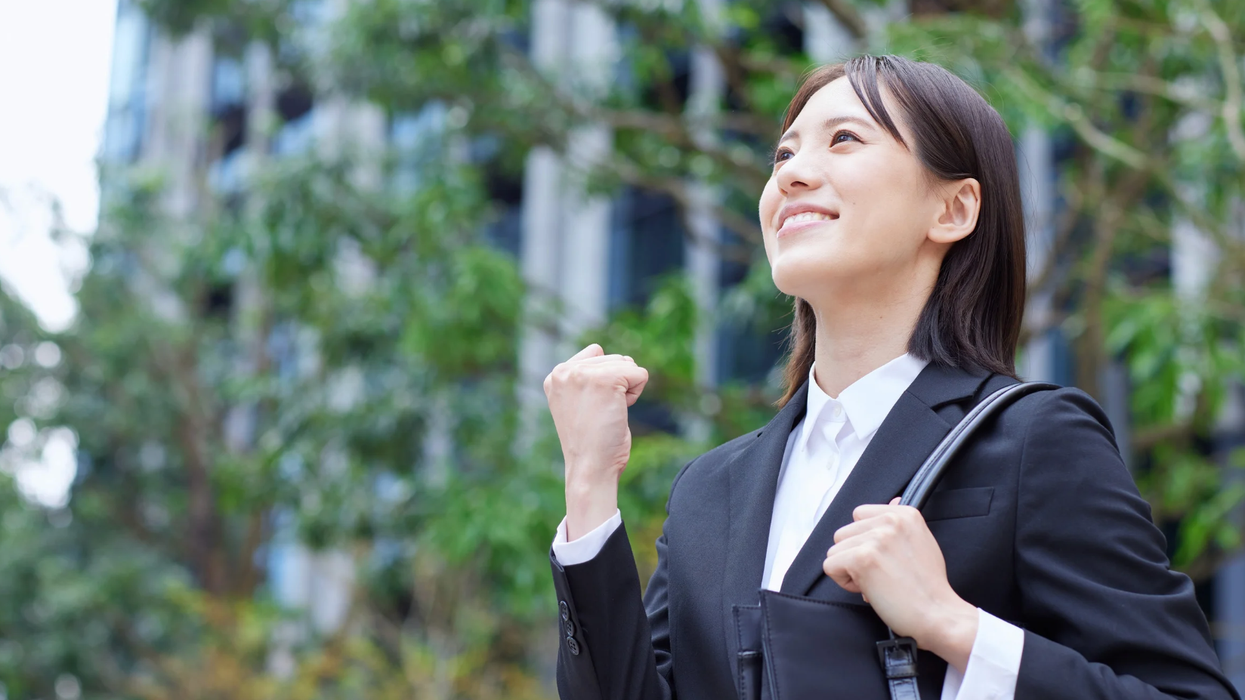 body language, first impressions, communication skills, nonverbal cues, charisma, confidence, social skills, eye contact, likability, self-improvement