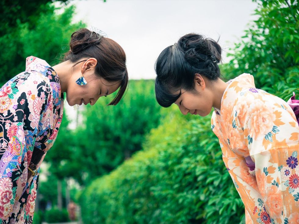 bow, bowing, greetings, handshakes, tradition, recognition, status