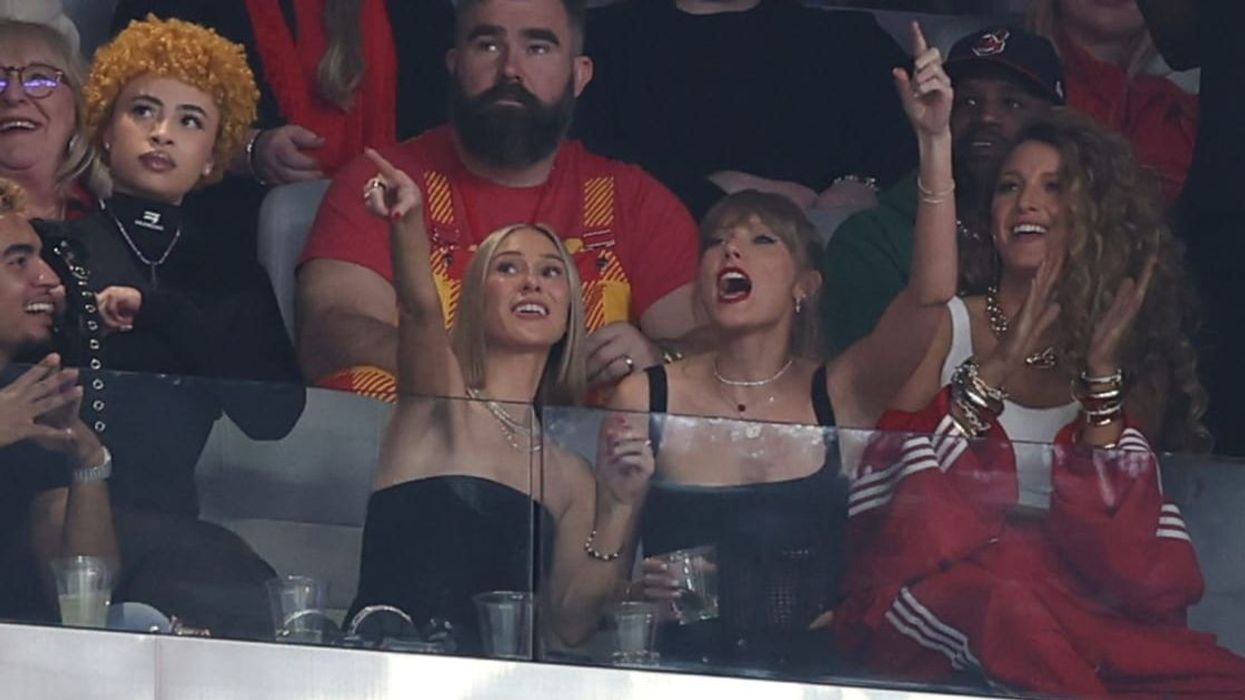 Ryan Reynolds shares hilarious post on wife Blake Lively 'going missing' during Super Bowl