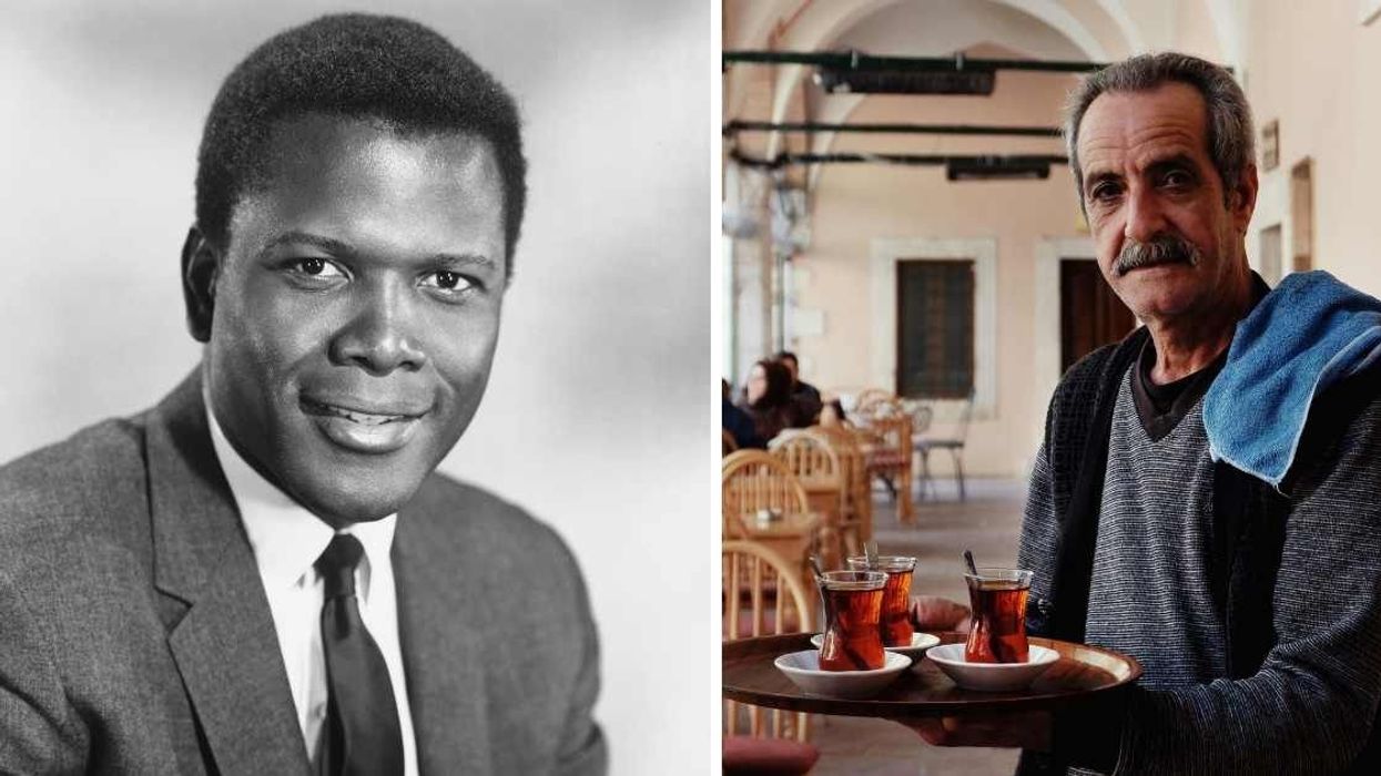 Sidney Poitier tears up recalling how a kind Jewish waiter taught him to read when he was a dishwasher