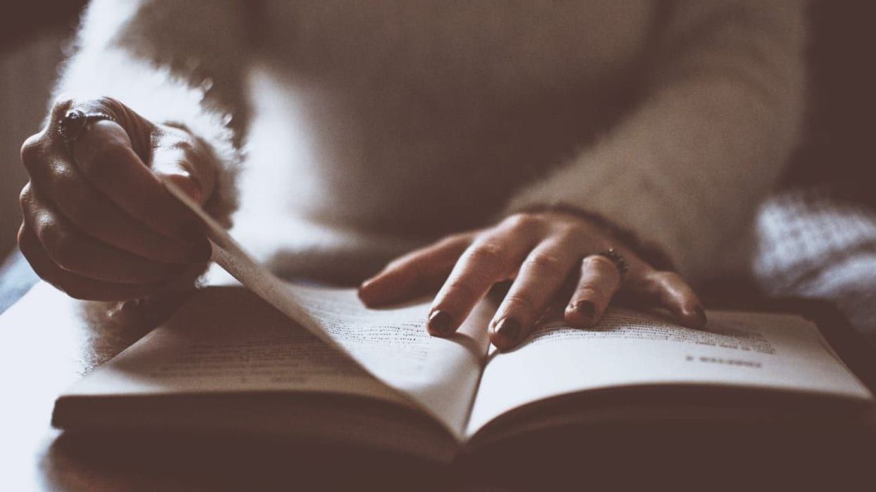 Daughter grew apart from dad, gets emotional after finding he dedicated his thesis to her