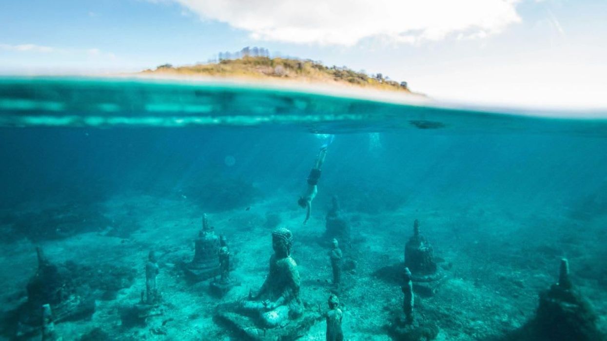 Divers stunned by 600-year-old Chinese city found at the bottom of a lake