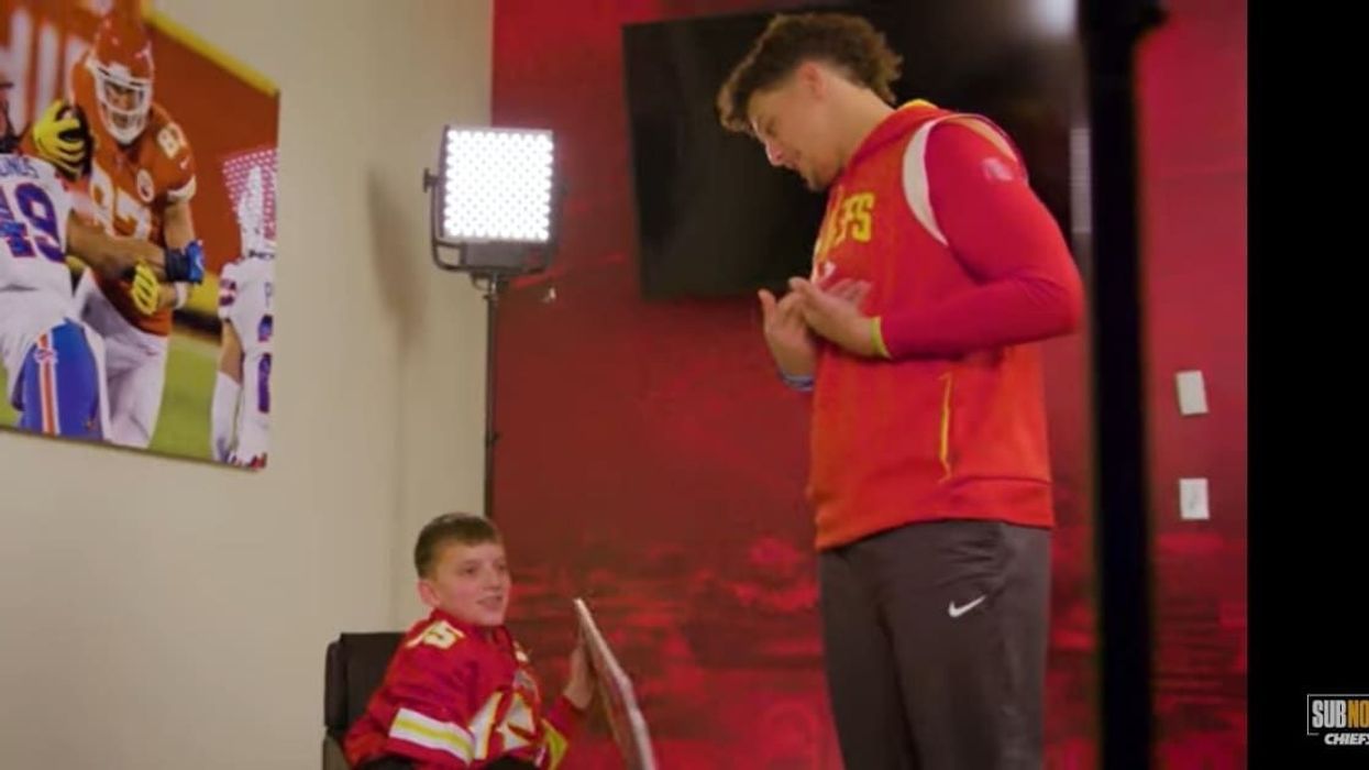 Kansas City Chiefs' Patrick Mohames surprises disabled fan with special gift in wholesome video
