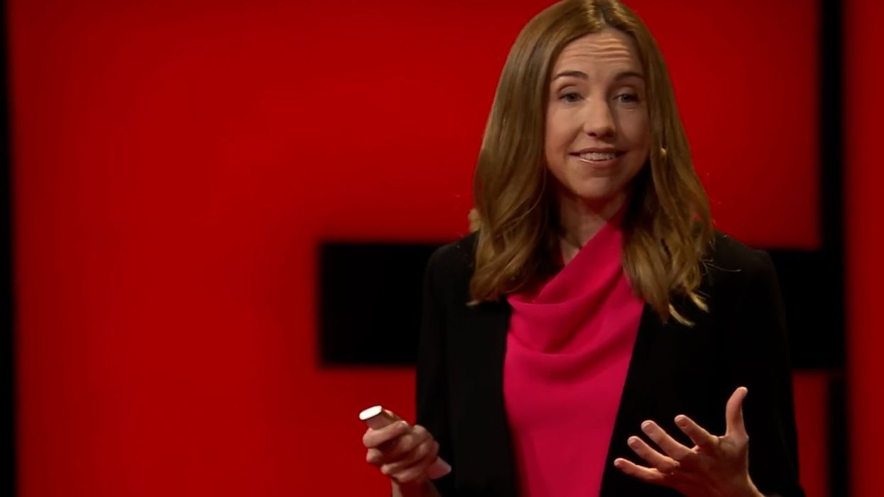 Elizabeth Dunn, psychologist, Phd, happiness, charity, depression, service, helping others