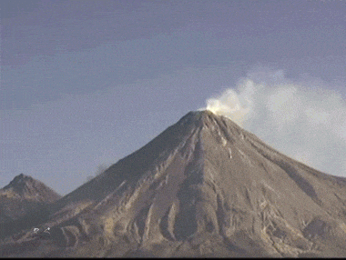 explosive, volatile, cooling, warming, volcanic activity, magma chamber, trigger points, research