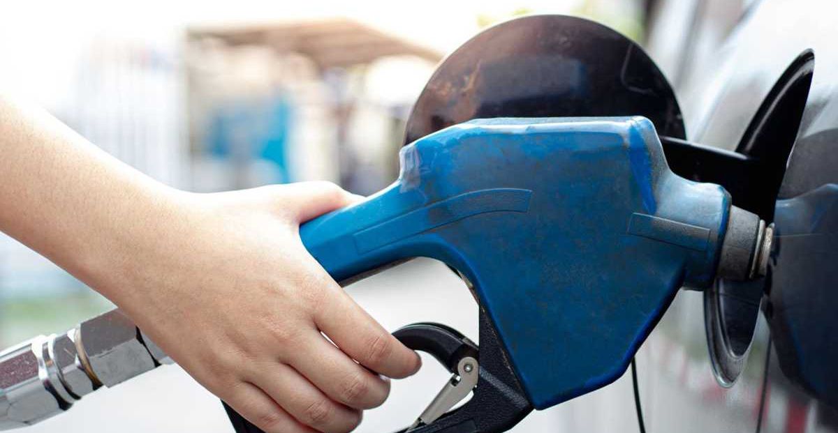 fosil fuels, gas, petroleum, natural gas, chemistry, electricity, cars, heat, envirnoment