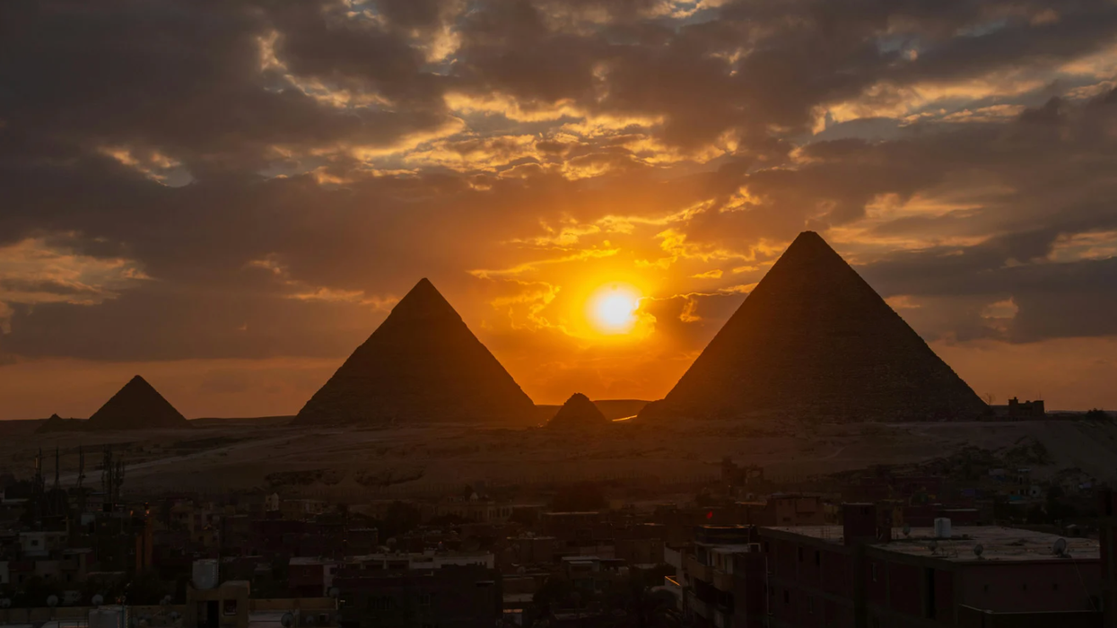 Giza Pyramids, inside Great Pyramid, claustrophobia, Younes Zarou, TikTok, viral video, Egypt travel, ancient architecture, King's Chamber, pyramid tunnels