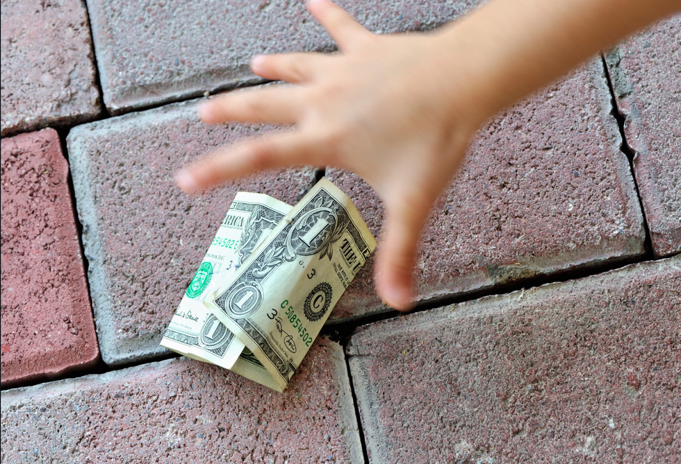 good news, honesty, found money, kindness, Shawn Davis, Texas, social media, lost and found, integrity, daycare payment