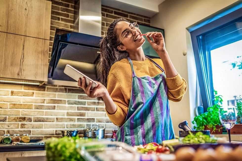 green flags, dating, relationships, Reddit, men, women, what men want, communication, empathy, independence