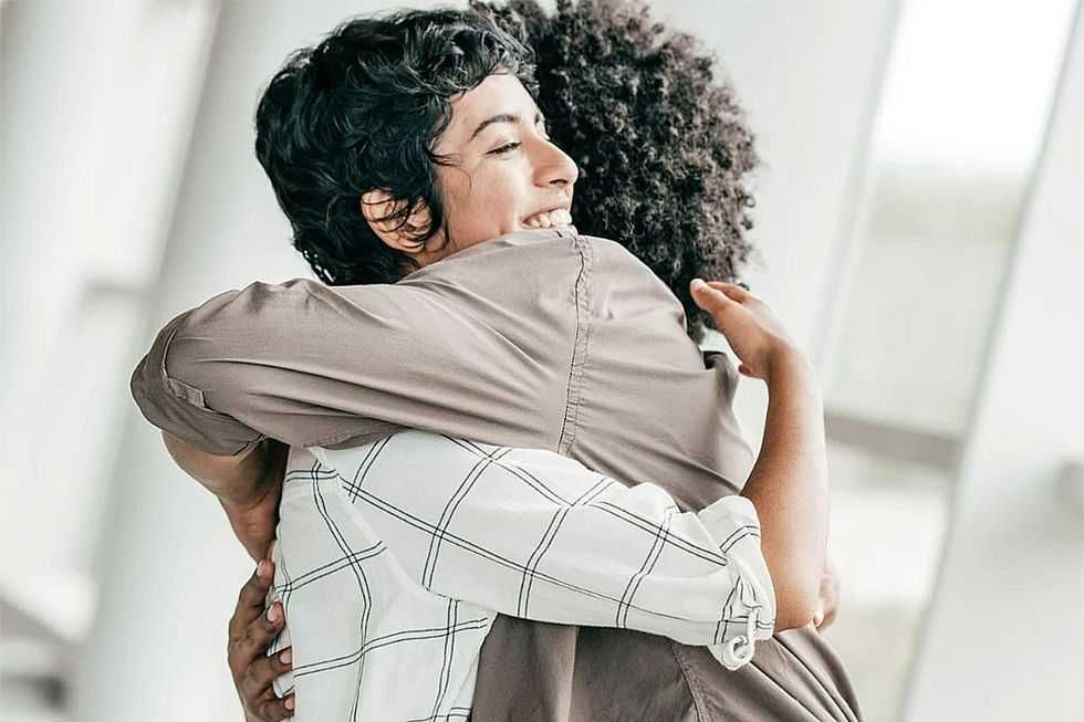 green flags, dating, relationships, Reddit, men, women, what men want, communication, empathy, independence