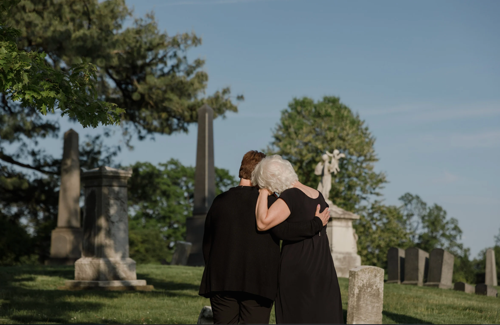 grief support, coping with loss, internet wisdom, reddit advice, GSnow comment, dealing with death, emotional healing, wave theory grief