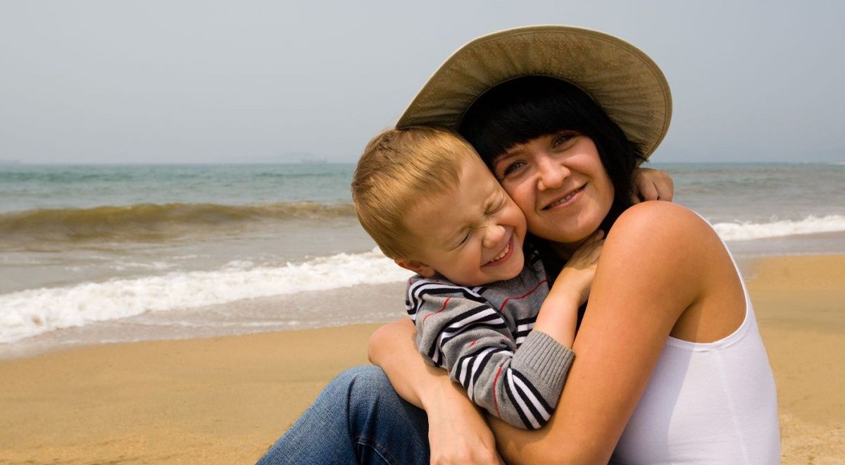 hugs, primary caregiver, infants, cognitive function, health, self-esteem, timeless bond