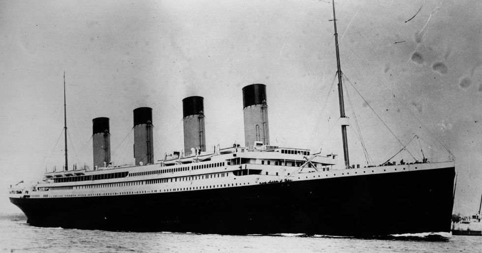 Image Source : Getty Images I Photo by Central Press