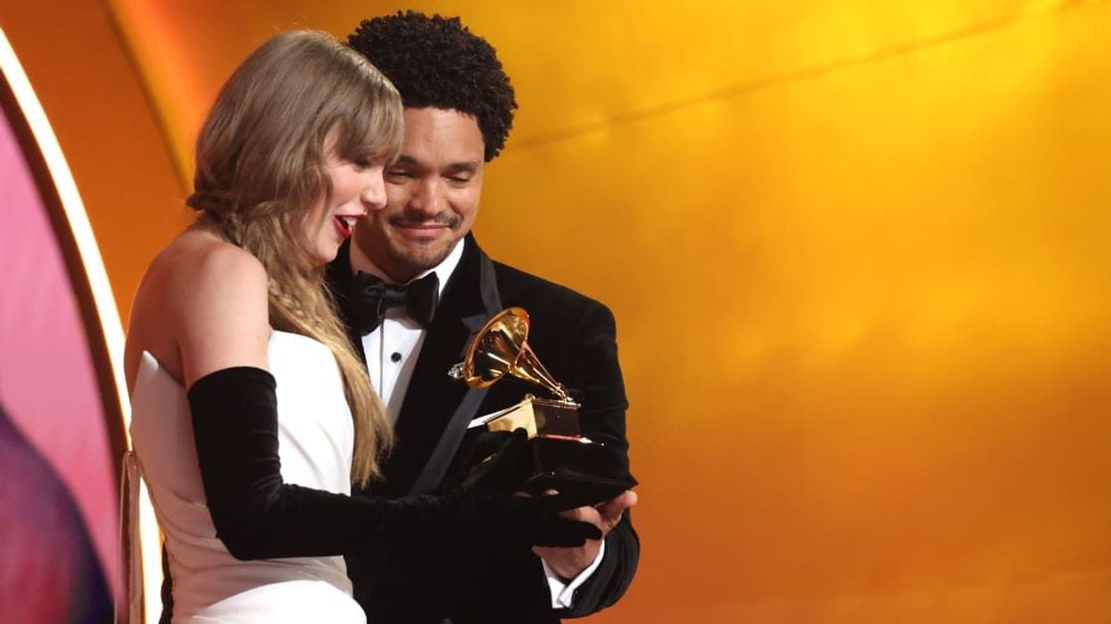 Trevor Noah leaves Taylor Swift in stitches with his respectful but funny jokes at the Grammys