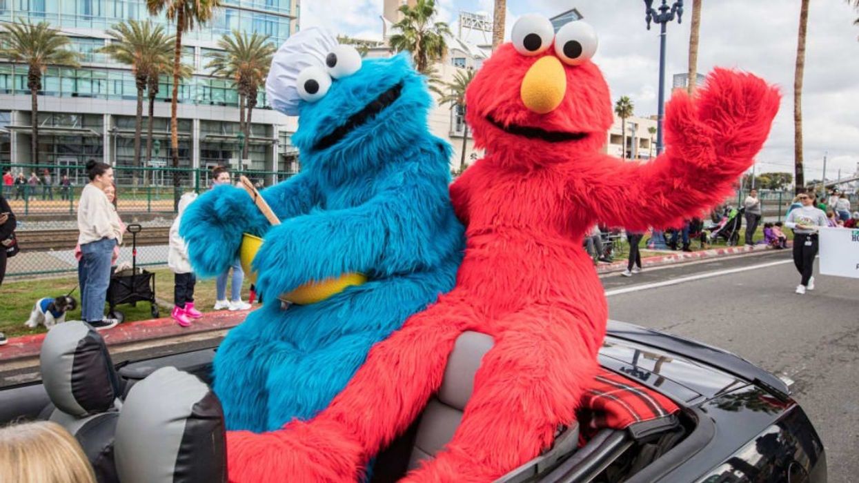 Elmo decided to check in on everyone and the responses were overwhelming