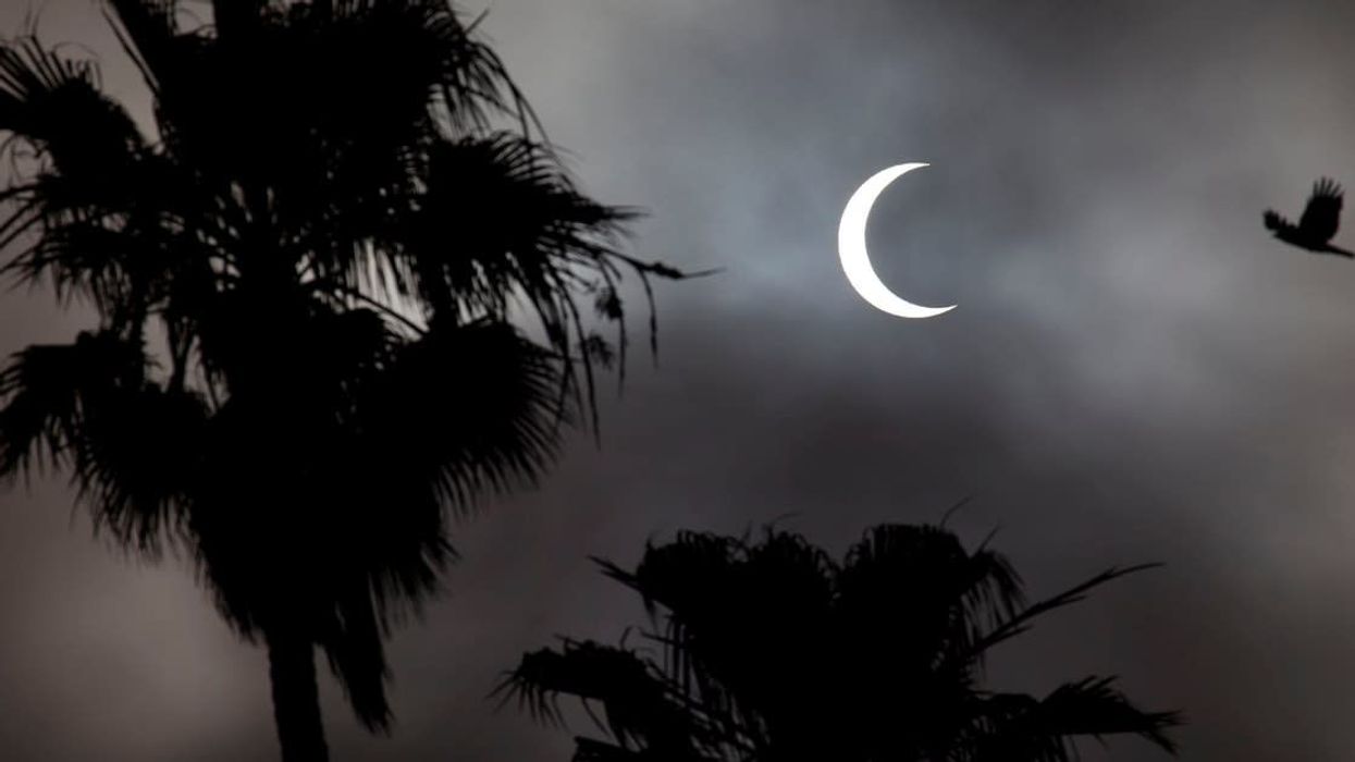 Blind people can now feel and hear the solar eclipse using this amazing handheld device