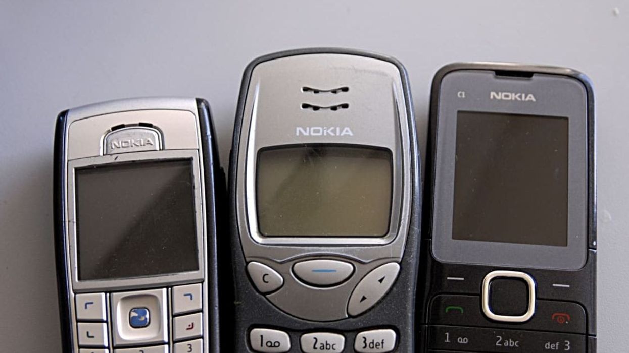 Intriguing reason why adults are switching back to 'dumbphones'