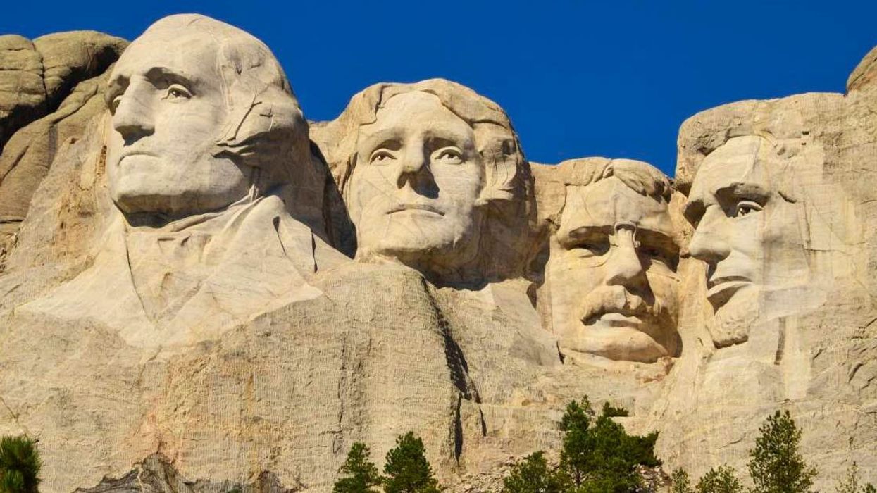People mind-blown after seeing original Mount Rushmore design that couldn't be completed due to lack of funds