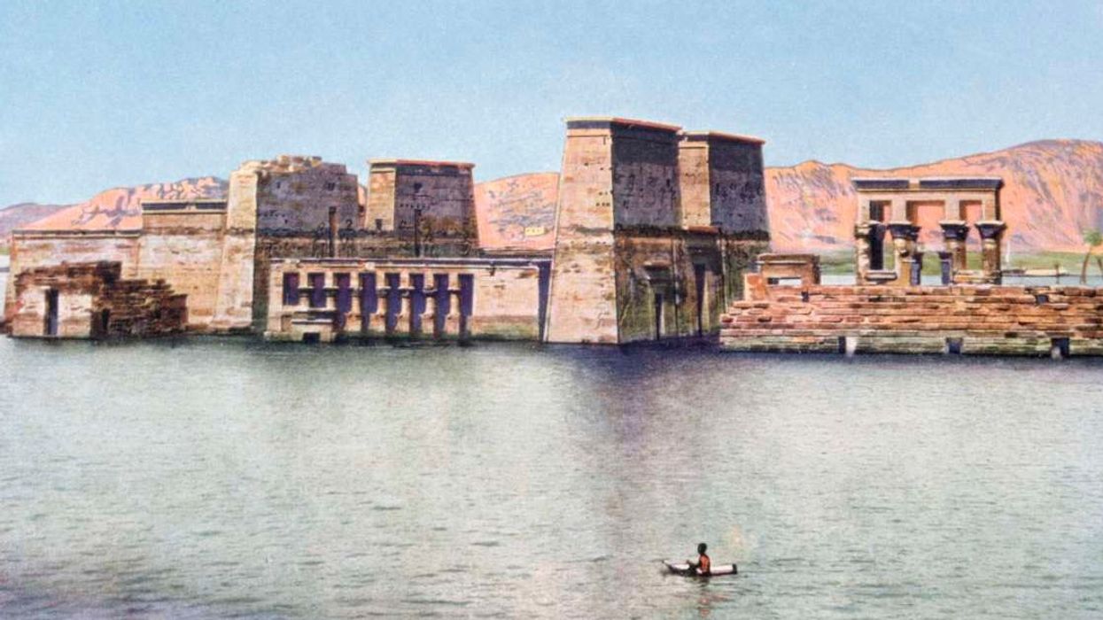 Archaeologists discover stunning find hidden below Nile waters