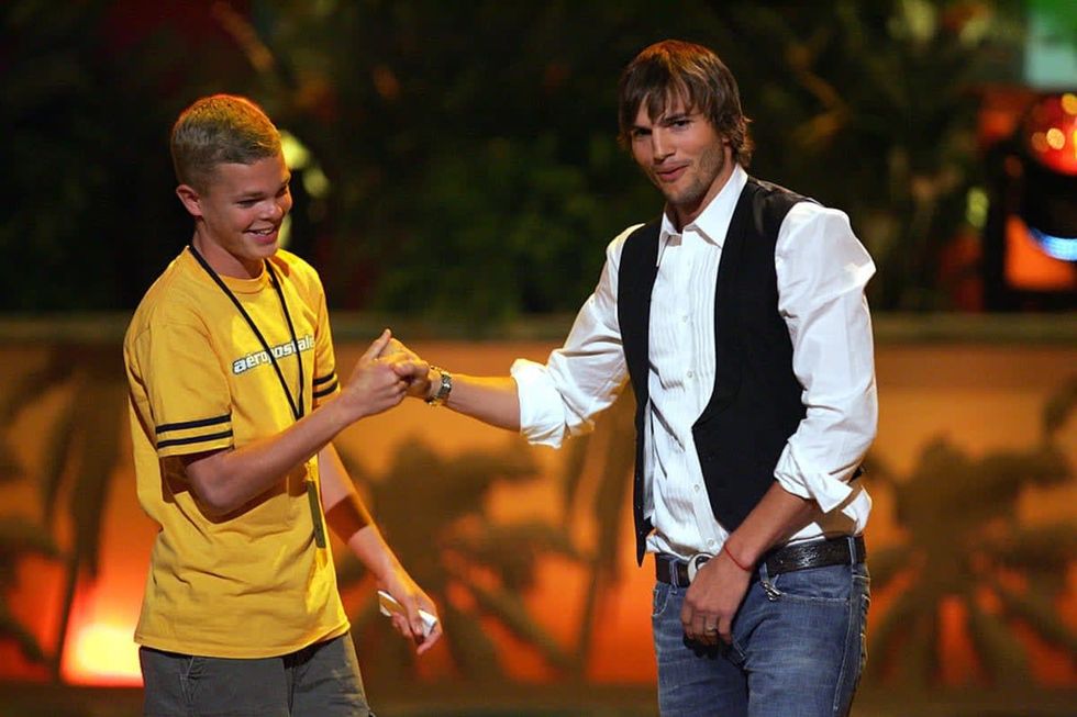 Jason McElwain, recipient Teen Choice Courage Award, with Ashton Kutcher, presenter (Photo by John Shearer/WireImage)