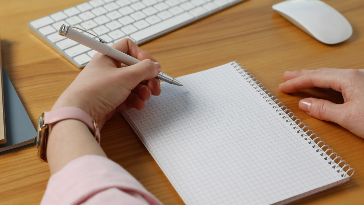 left-handed struggles, International Left-handers Day, lefty problems, left-handed celebrities, left-handed presidents, left-handed statistics, famous lefties, left-handed facts