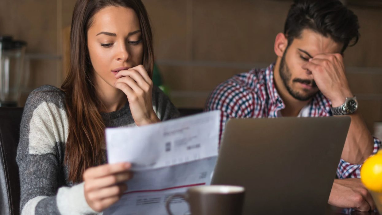 money saving tips, best websites, lower bills, economy, deals