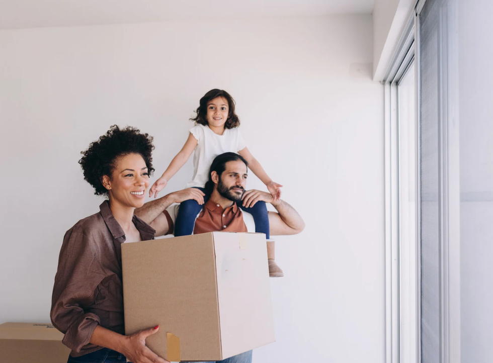 moving with kids, parenting win, dad powerpoint, family move, viral video, instagram parenting, teacher dad, greg karlton sherman, lorelle sherman, snellville georgia