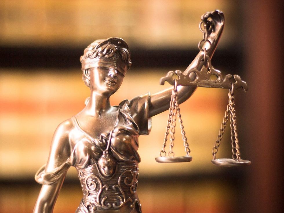 negotiat terms, real estate, attorney, mismanage funds, court, defense, dispute, leverage problems