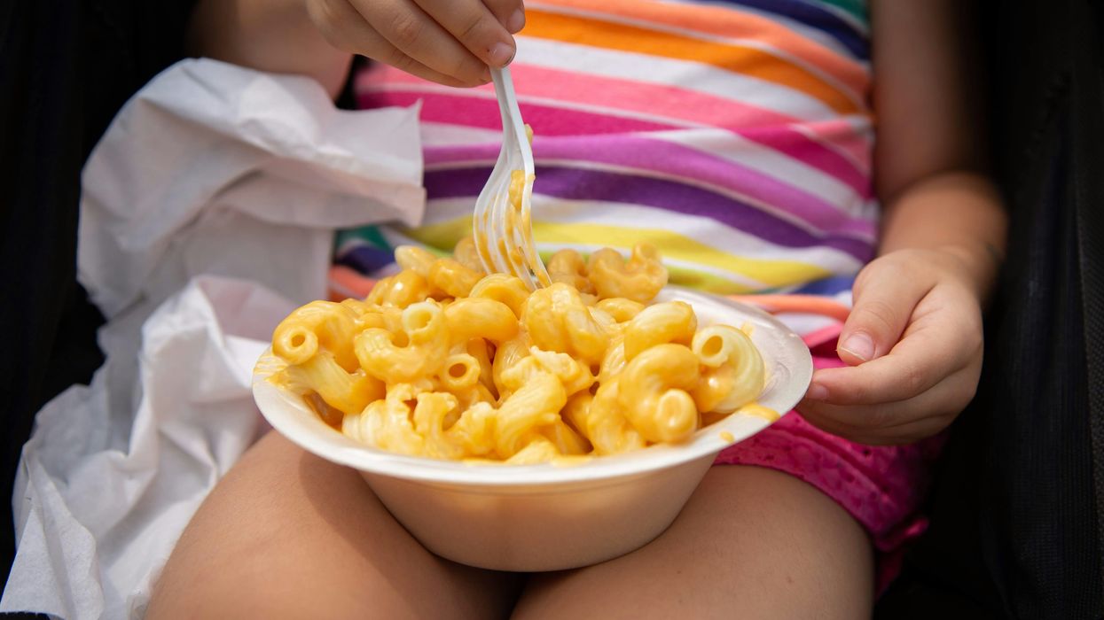 Woman falling in love over high-school sweetheart's 'mac & cheese soup' is pure romance