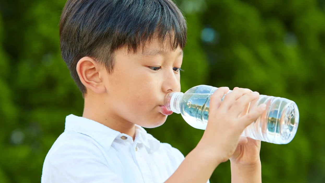 plastic water bottle, health risk, microplastics, warning, hydration