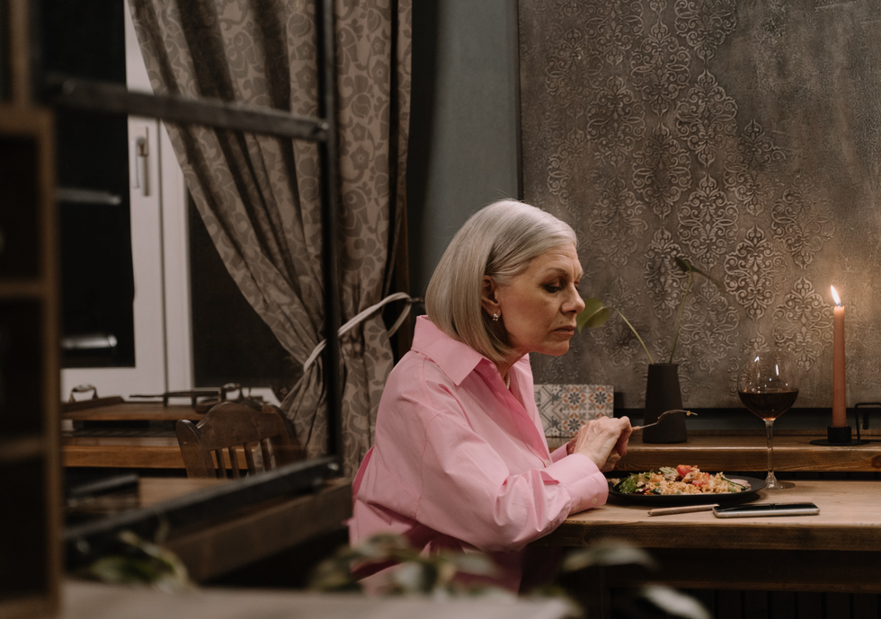 racism caught on video, waitress defends asian family, jennica cochran, michael lofthouse incident, viral restaurant video, anti-asian racism, gofundme viral, everyday hero story