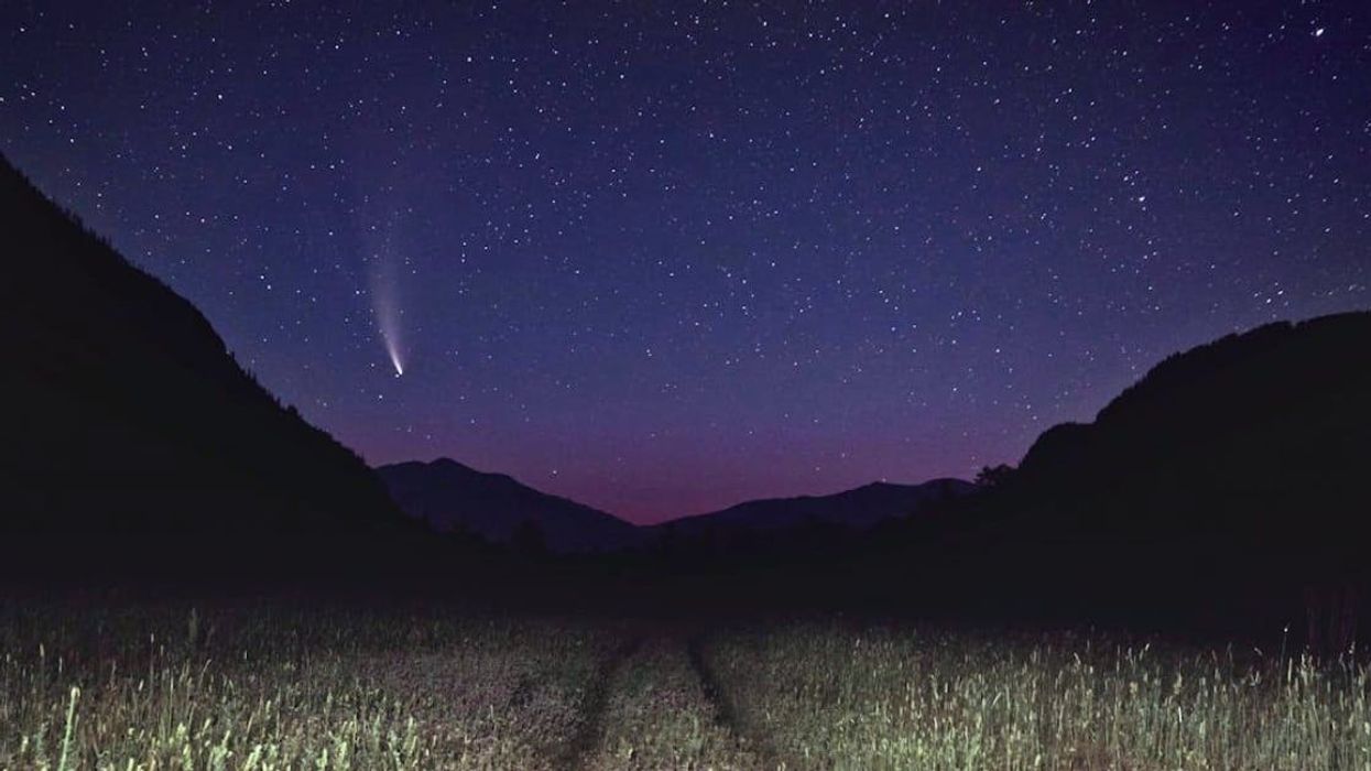 Surreal clip shows blue fireball lighting up Europe at night. A girl accidentally caught it on camera