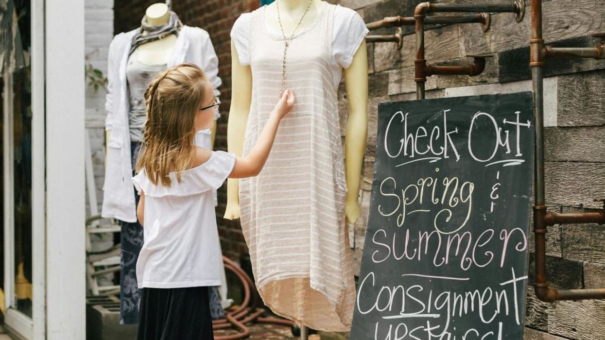 Woman reimagines thrift store displays for free to prove second-hand clothing is 'just as stylish'