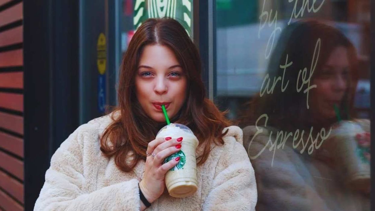 Starbucks employees leave secret note to save girl 'bothered' by stranger