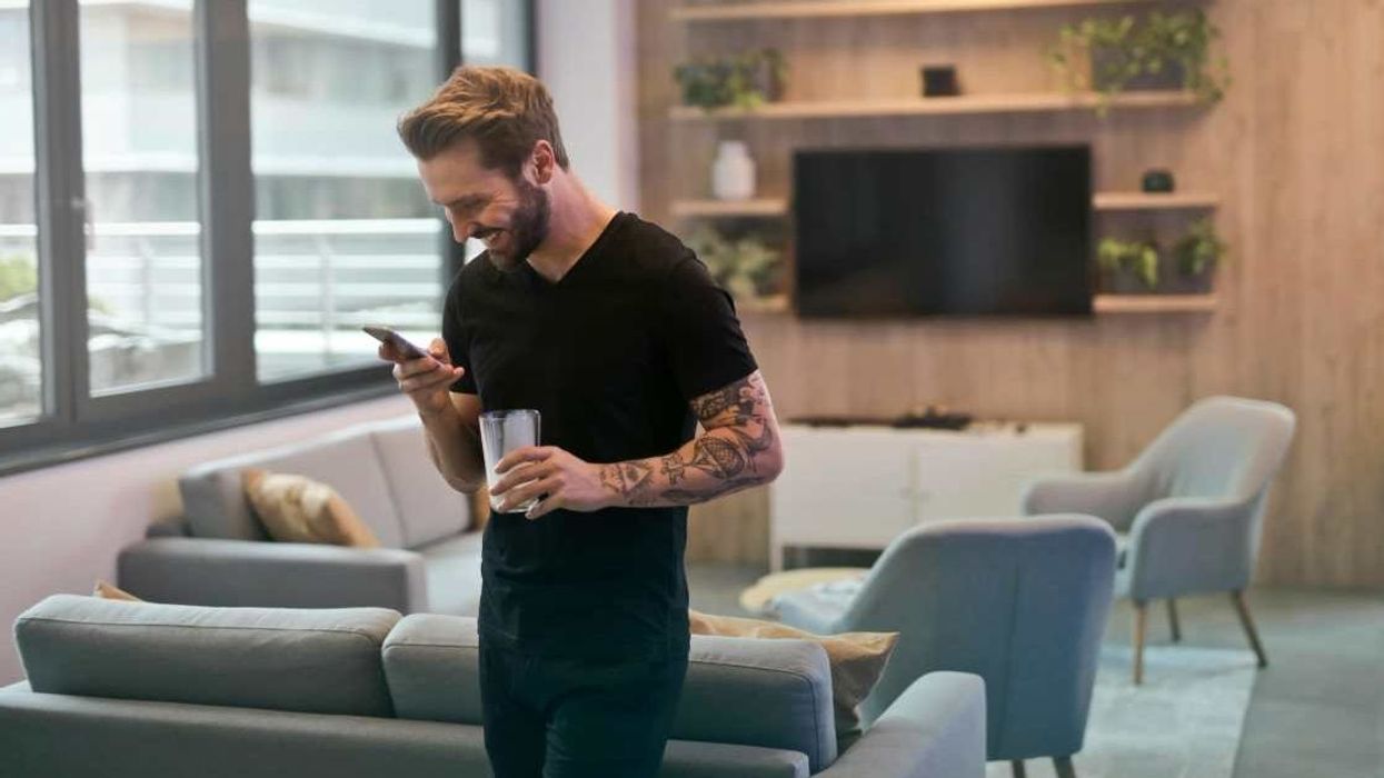 Boss asked him to work on his day off, the internet is applauding the employee's response