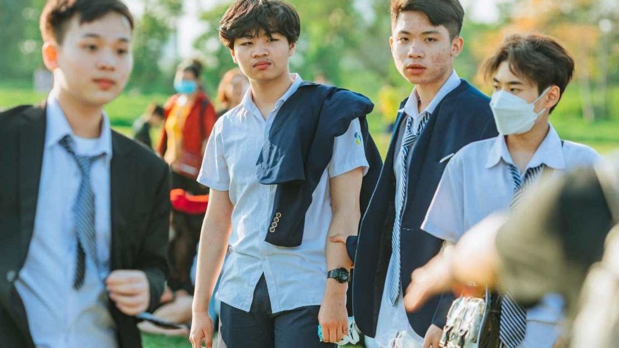 School enforced much-hated dress code. So a boy decided to turn the tables on them.