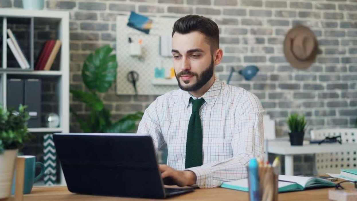 Employee's hilarious resignation letter to boss about 'tolerating' work is truly epic in every way