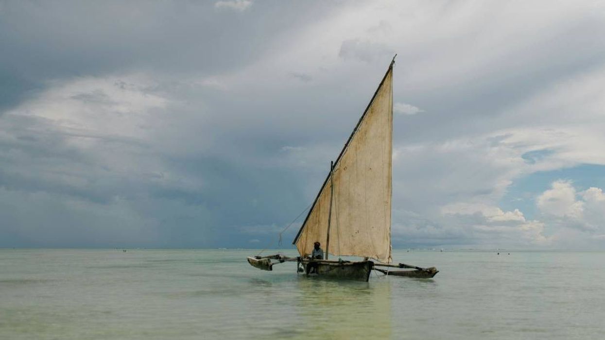 Man shares location while sailing across the ocean, it's so remote people are freaking out
