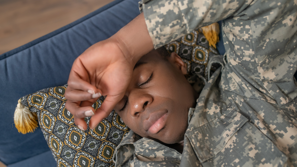 sleep, insomnia, life hacks, relaxation techniques, meditation, fall asleep fast, military sleep hack, health, wellness