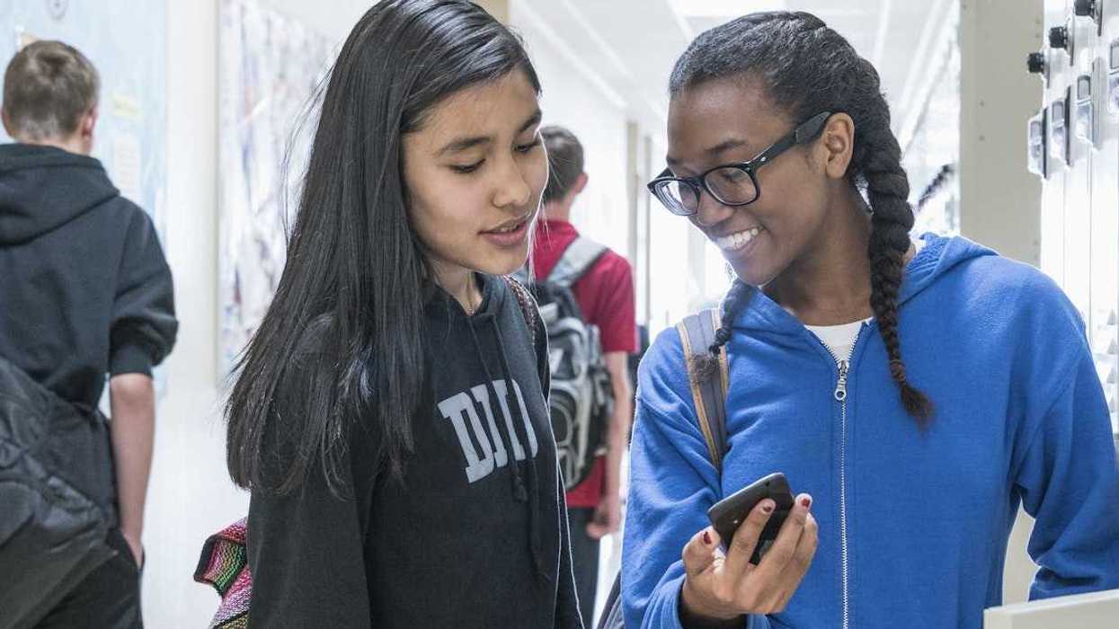 Social media, Teenagers, School districts, Teens, State laws, Schools policy, Social media regulation, Cell phones