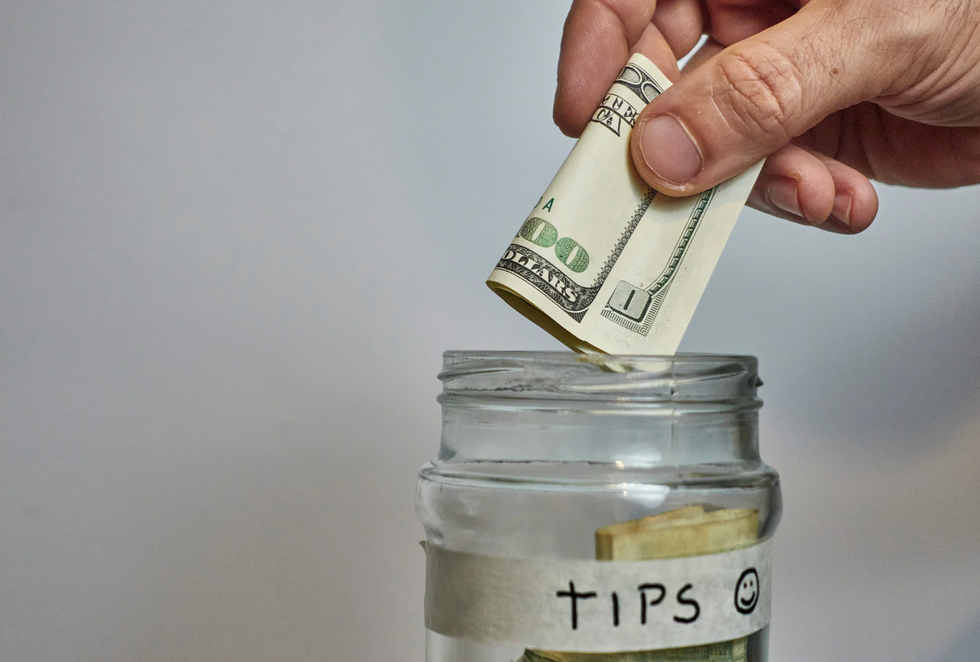 tipping culture, texas roadhouse, keven manochit, viral tiktok, non tipping customers, restaurant wages, server rant, viral receipt, tipping debate, food service workers