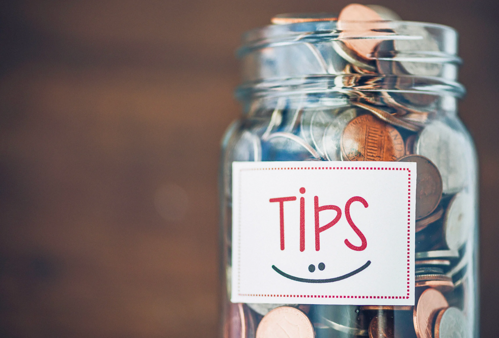 tipping debate, waiter returns tip, restaurant tipping culture, tipping expectations, tipping controversy, fair wages restaurant, Reddit tipping story, tipping norms, tipping culture debate