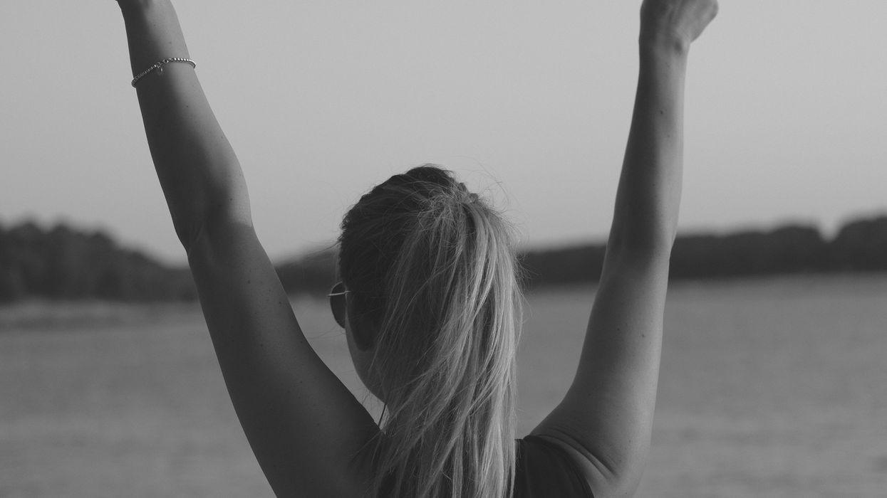 woman, peace signs, power, strength, joy, scars