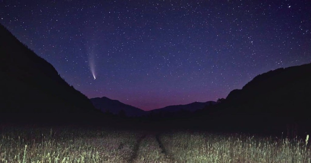 Surreal clip shows blue fireball lighting up Europe at night. A girl accidentally caught it on camera