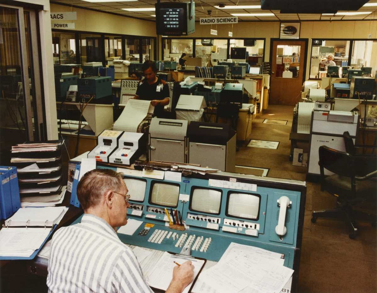 Image Source: The Voyager control center at Jet Propulsion Laboratory, at the California Institute of Technology (Caltech), Pasadena California, 1980. (Photo by NASA/Hulton Archive/Getty Images)