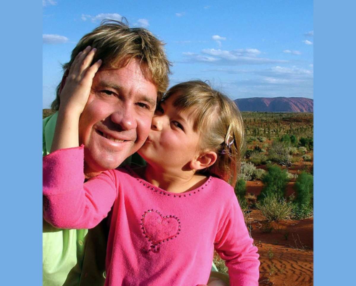 Image Source: Steve Irwin poses with his daughter Bindi Irwin October 2, 2006 in Uluru, Australia. (Photo by Australia Zoo via Getty Images)