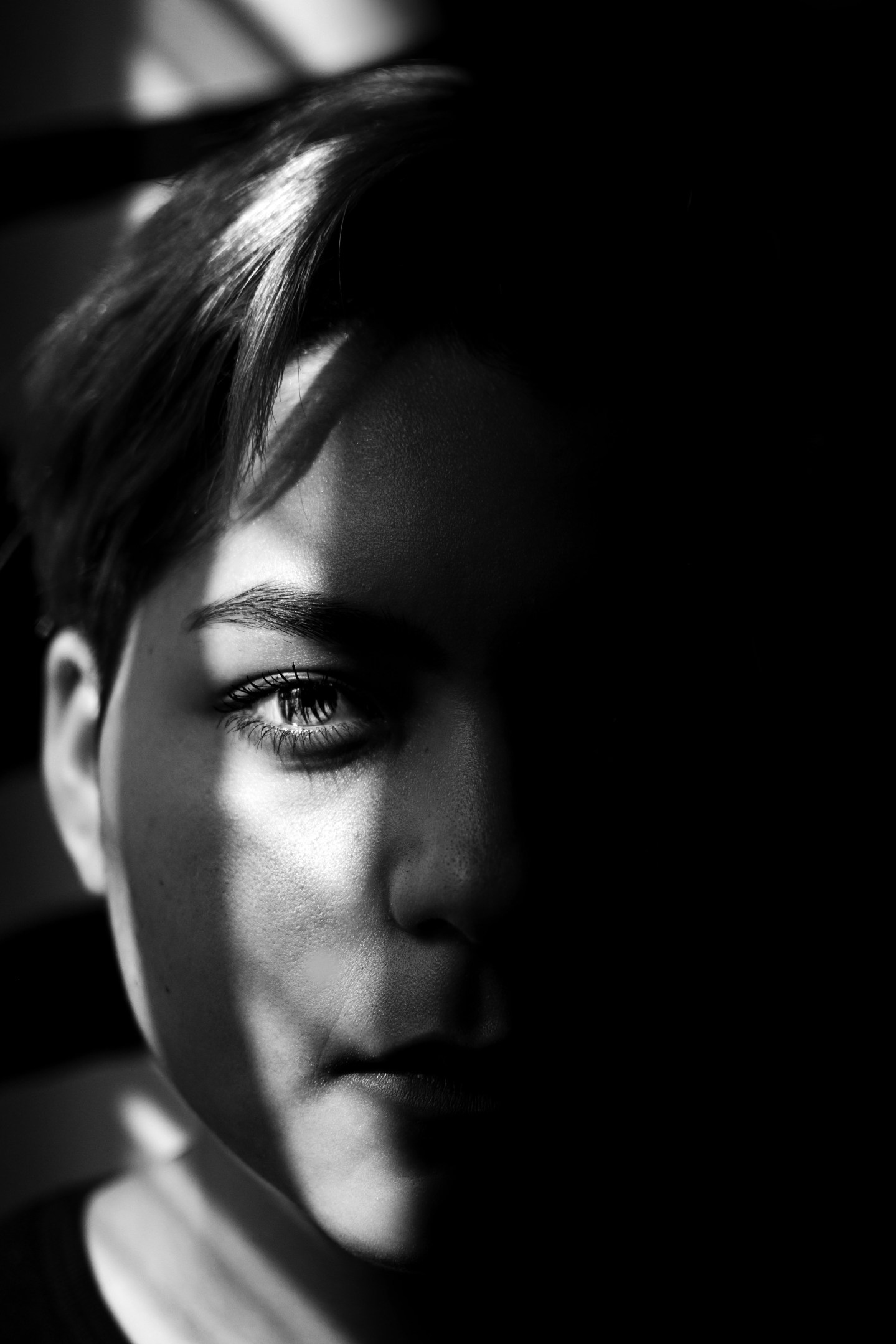 woman, anxiety, imposter syndrome, black and white, therapist