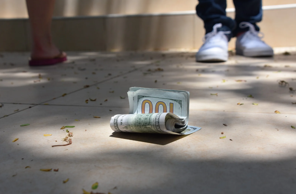 hidden cash, heartwarming stories, kindness story, unexpected surprises, coach purse, pay it forward, emotional note, viral TikTok